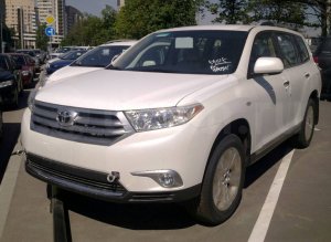 TOYOTA Highlander