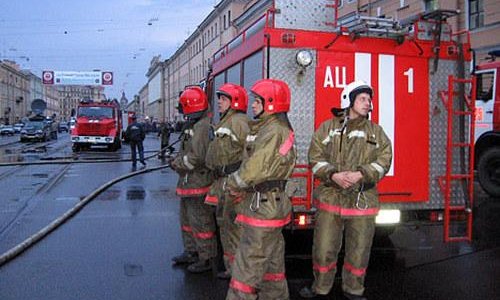 На севере Москвы в пятницу горели металлические скалдские помещения