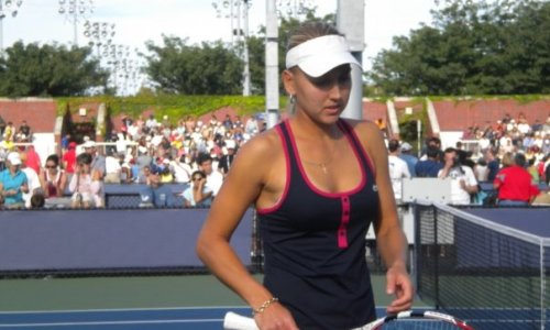 Теннисистка Веснина вышла в финал турнира в Чарльстоне