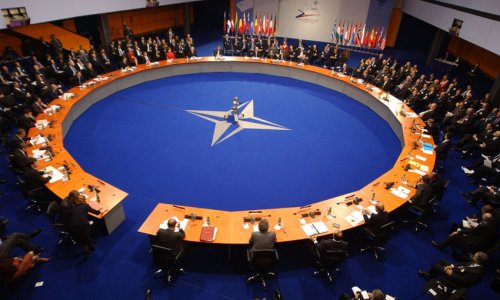 Франция и Великобритания осудили НАТО необходимо усилить военную операцию