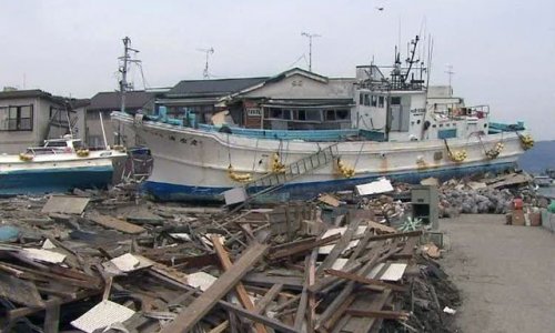 В радиусе 10 километров у «Фукусимы» впервые после цунами начали искать люд ...