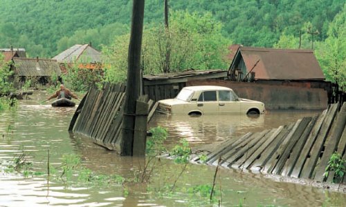 Под Саратовом внезапный мощный паводок отрезал более 30 деревень