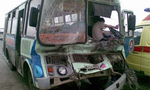 Столкнулись «КамАЗ» и пассажирский автобус