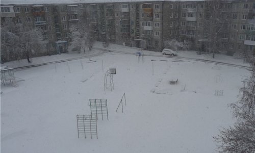 Сильнейший снегопад в Иркутске спровоцировал перебои с электроснабжением