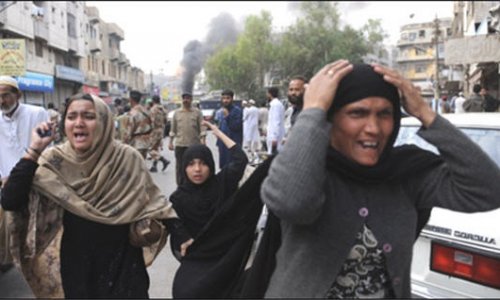 В результате двух взрывов в Пакистане жертвами стали 32 человека