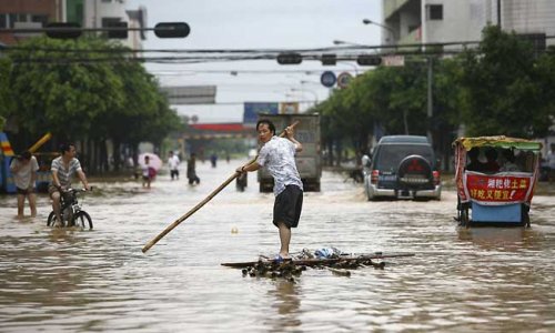 Наводнение в Китае более 100 человек погибли