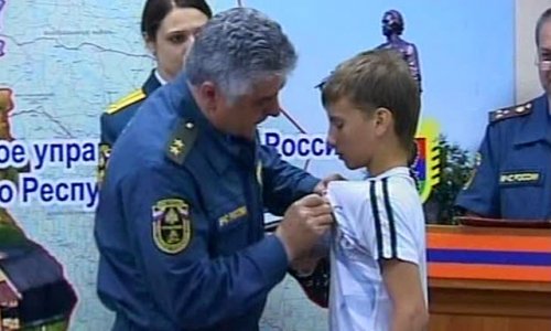 За спасение пассажиров Ту-134 пожарные и гражданские награждены двумя медал ...
