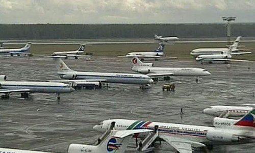 Из-за отказа двигателя экстренно совершил аварийную посадку Ту-154