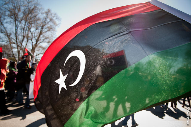 Посольство Ливии в Москве спустило флаг Каддафи