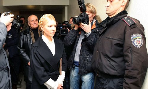 Обвинение вновь потребовало ареста экс-премьер-министра Украины Юлии Тимоше ...