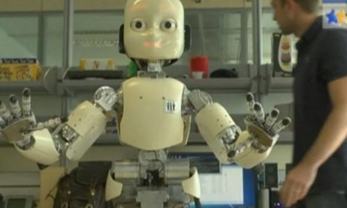 Робот-ребенок iCub - в дословном переводе - «искусственное познавательное т ...