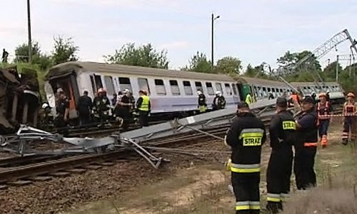 В Польше с рельсов сошел пассажирский поезд