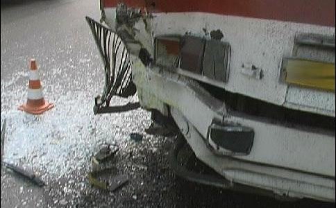 В Бурятии столкнулись автобус и легковая машина, погибли пять человек
