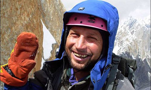 В Гималаях погиб известный российский альпинист Сергей Черезов