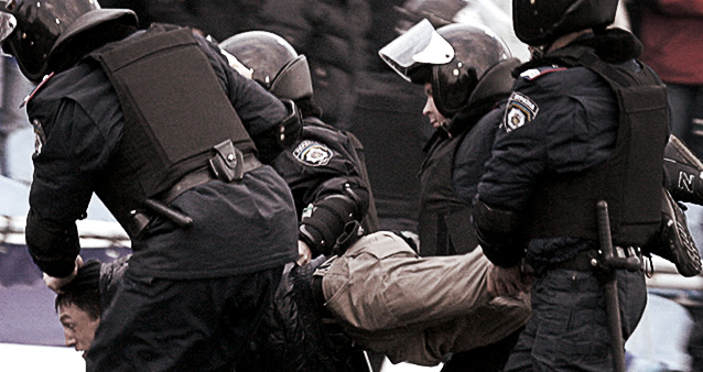 В столице Италии столкновения манифестантов с полицией