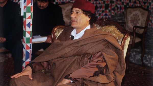 Муамар Каддафи похоронен на рассвете в неизвестном месте