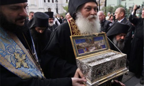 У Храма Христа Спасителя в Москве ожидают прибытия Пояса Пресвятой Богороди ...