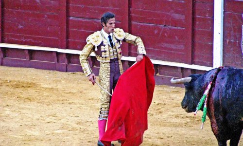 В Кито открылся новый сезон боя быков