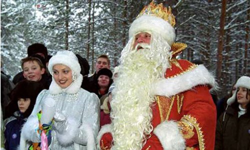 Дед Мороз из Великого Устюга зажег огни на главной елке в Петербурге