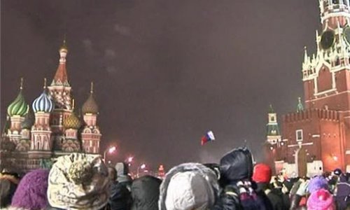 Почти 120 тысяч человек пришли в эту праздничную ночь на Красную площадь