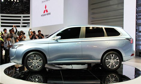 Россия станет первой страной, где будет продаваться новый Mitsubishi Outlan ...