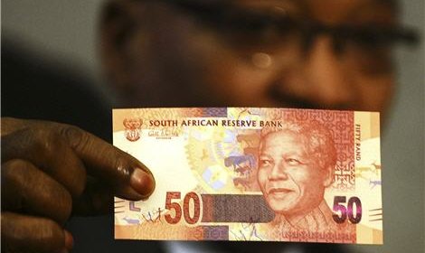 Портрет 93-летнего легендарного Нельсона Манделы украсит новые банкноты