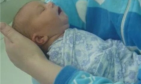 Ребенок появился на свет по пути в родильный дом прямо посреди озера Байкал