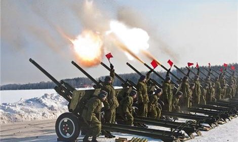 Праздничные артиллерийские салюты в 21.00 мск 23 февраля в Москве и Петербурге