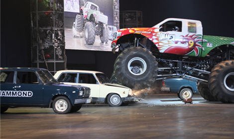 Легендарный телеведущий Top Gear Джереми Кларксон высмеял российский автопром