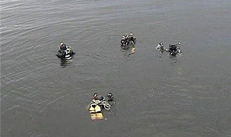 В Нижнем Новгороде в районе Гребного канала на лед упал частный вертолет