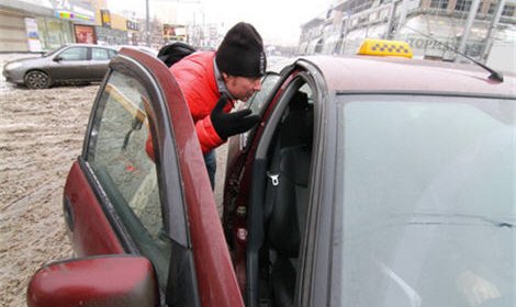Нелегальных таксистов не пустят на привокзальные площади Москвы
