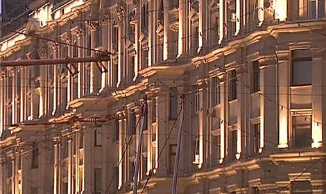 В Москве начался монтаж новой системы подсветки зданий