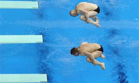 Кузнецов и Захаров завоевали «золото» по прыжкам в воду
