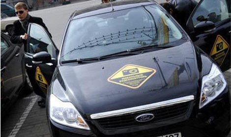 Специальные автомобили в Москве фиксирующие нарушения правил парковки