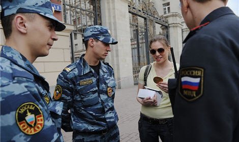 Москва: 22 апреля гражданские проверили документы у сотрудников полиции