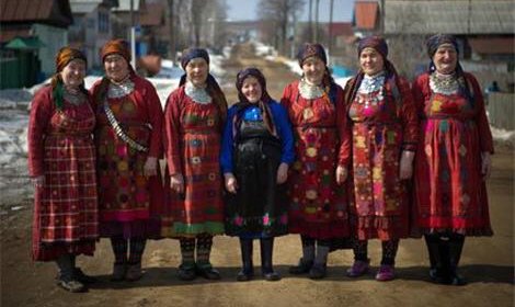 «Бурановские бабушки» получили в подарок от азербайджанцев Удмуртии молодог ...