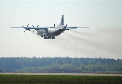 Самолеты ВВС России подняты в воздух для разгона облаков над Москвой