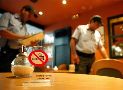 Правительство РФ рассмотрит закон о запрете на курение в общественных местах