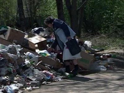В Смоленске наступил мусорный коллапс — бытовые отходы не вывозят неделями