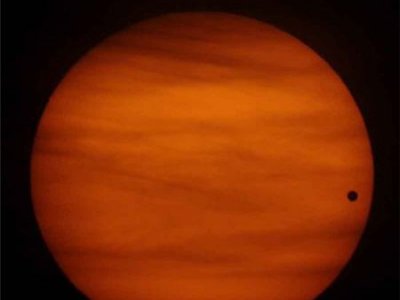 Раз в 100 лет можно увидеть транзит Венеры по диску Солнца
