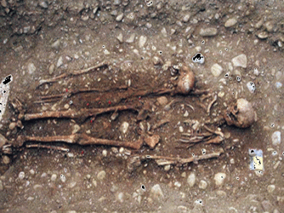 Копая во дворе выгребную яму житель Абакана, нашел древнее захоронение
