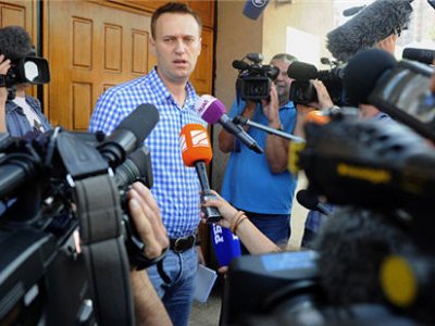 Алексей Навальный и координатор «Левого фронта» Сергей Удальцов прибыли на  ...
