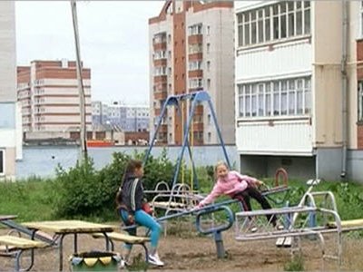 В российских регионах начинаются масштабные проверки детских площадок