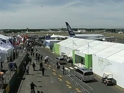 В Великобритании открывается крупнейшая аэрокосмическая выставка «Фарнборо- ...