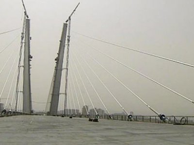 Мост через бухту Золотой Рог прошел испытания