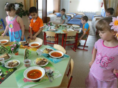 Московские власти приглашают родителей к обсуждению нового меню для детских садов