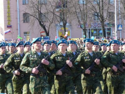 В России сегодня отмечают 82-ю годовщину со дня создания Воздушно-десантных ...