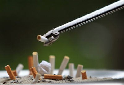 Сигареты будут продавать в «страшных пачках»