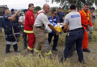 В Мексике в результате крупной автоаварии погибли 12 человек и 22 пострадал ...