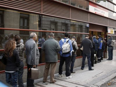 Правительство Испании окажет финансовую помощь безработным